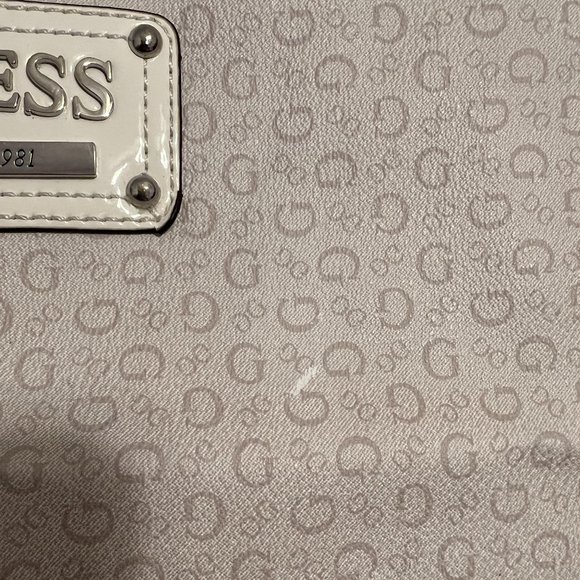 AUTHENTIC Guess Tote Bag/Purse - Picture 4 of 7
